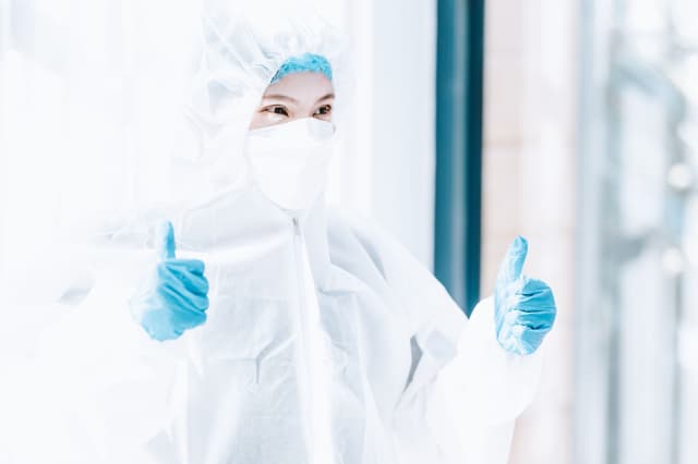 The green dilemma: disposable or reusable gowning?